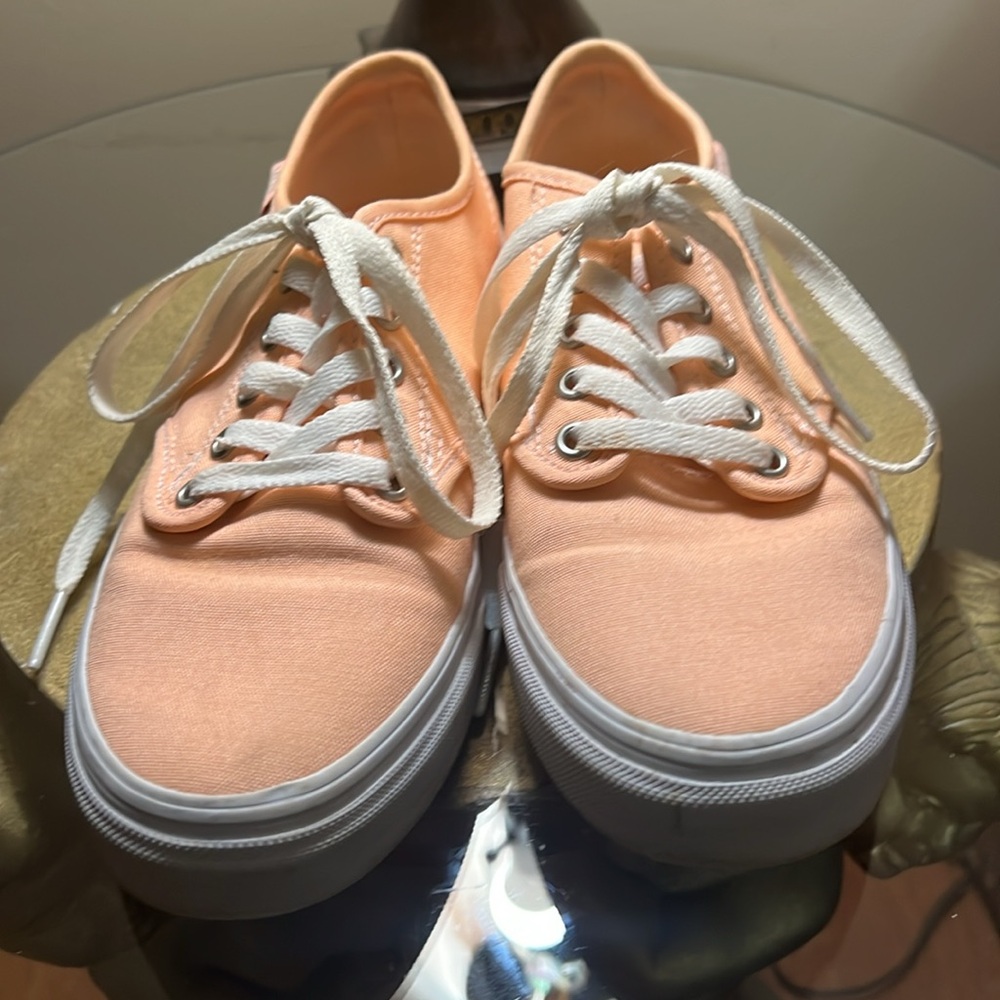 VANS - Picture 4 of 8